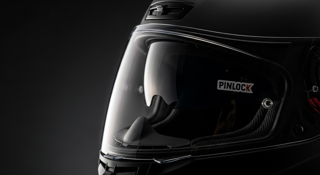 Como limpiar el casco de moto: interior, exterior y visera