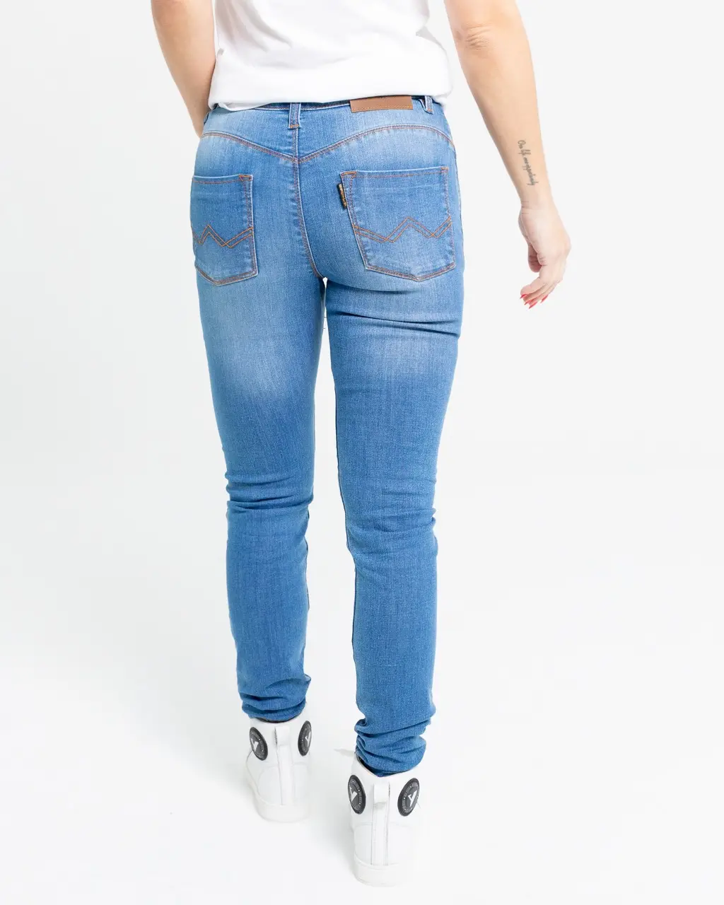 Trouser_Bull_Lady_Blue_11 en tamaño grande.webp