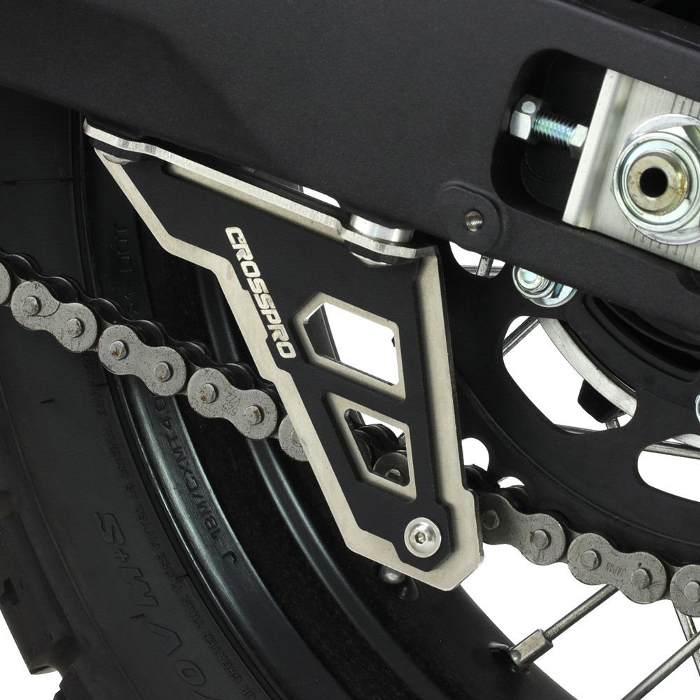 [2CP21500550514] Protector Cadena Inf. Crosspro Yamaha Tenere 20-26 / Rally 21-26 / W.raid 22-26 Plata / Negro T