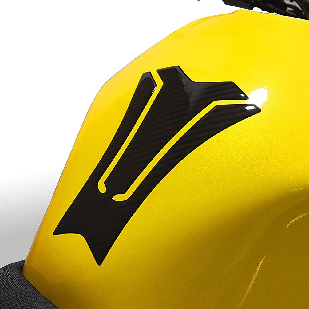 [K46021] Protector Adhesivo Uniracing Depósito Universal Carbono